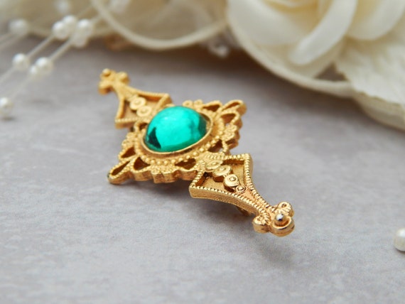 Collar Pin Green Cabochon, Victorian Style Bar Pi… - image 3