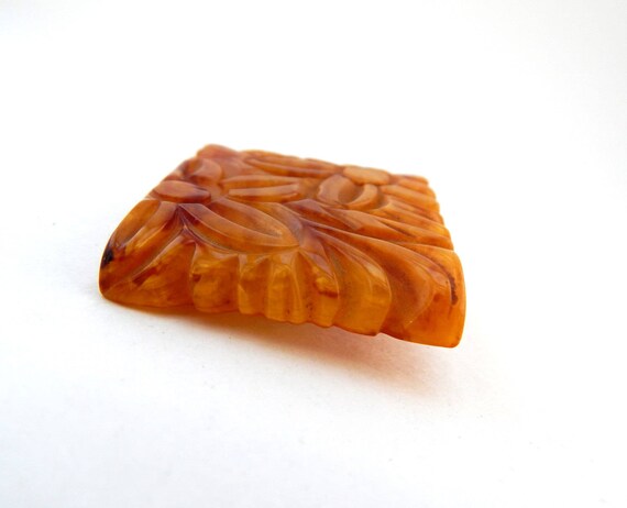 Carved BAKELITE Pin, Marbled Butterscotch Bakelit… - image 5