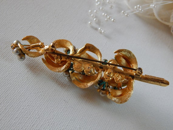 Richelieu jewelry brooch deals