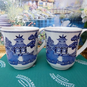 JOHNSON BROS Willow Blue Coffee Mugs ENGLAND Set of 2, Chinoiserie White and Blue Transferware Tea Cups Coffee Mugs His and Hers Couple Gift