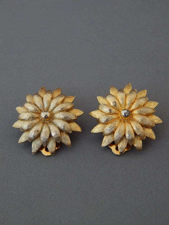 KRAMER Gold Poinsettia Earrings Clip-Ons, Gold Flo