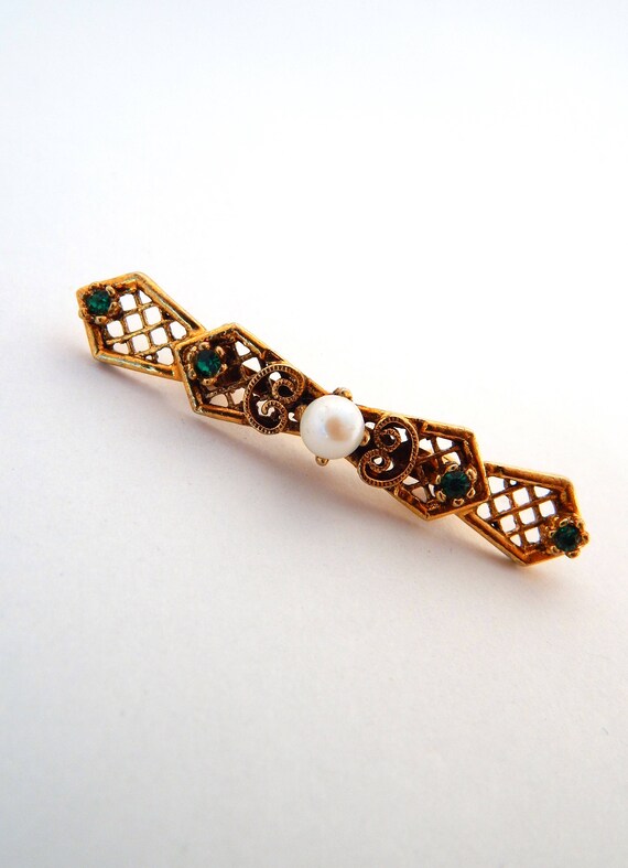 Vintage Collar Pin Filigree Faux Emerald Faux Pea… - image 2