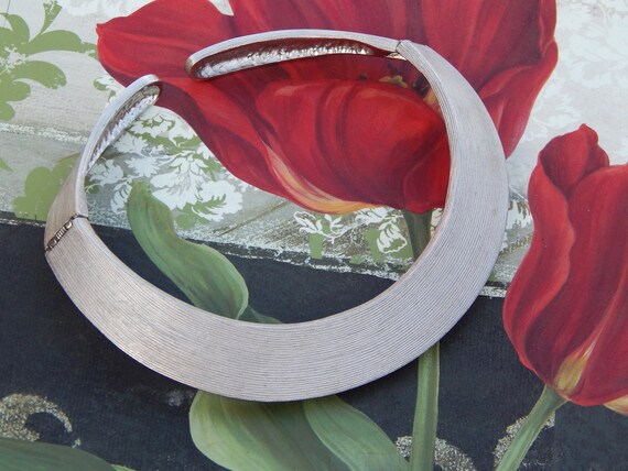 LES BERNARD Vogue Necklace Silver Color Wide Chok… - image 4