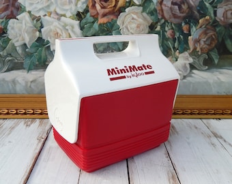 IGLOO Mini Mate Cooler, Vintage Red Small Cooler Personal Lunch Box, Retro Red Cooler Igloo Made in USA