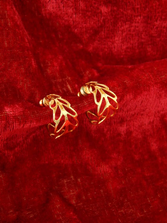 NAPIER Leaf Hoop Earrings, Gold Leafy Hoops, Ligh… - image 2