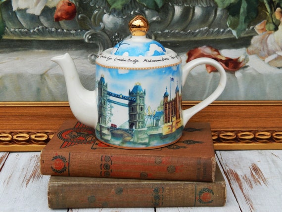 Vintage Teapot ARTHUR WOOD England London Sights - Etsy