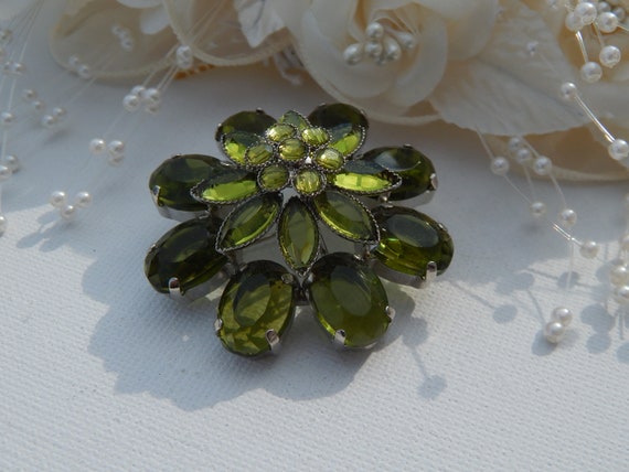 Green Rhinestone Flower Brooch Pendant, Dimension… - image 6