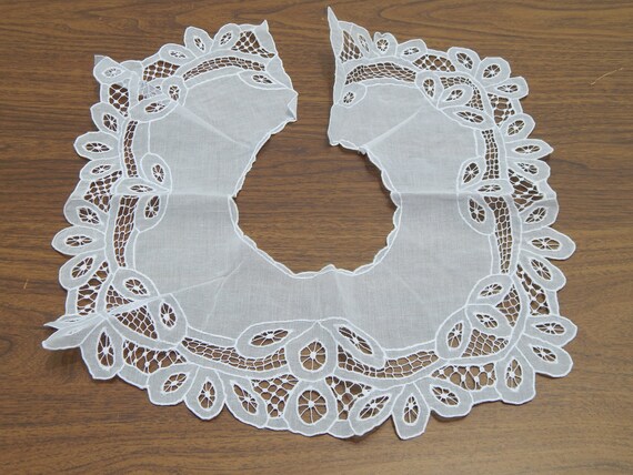 Square Collar Cutwork Embroidered White Cotton - image 4
