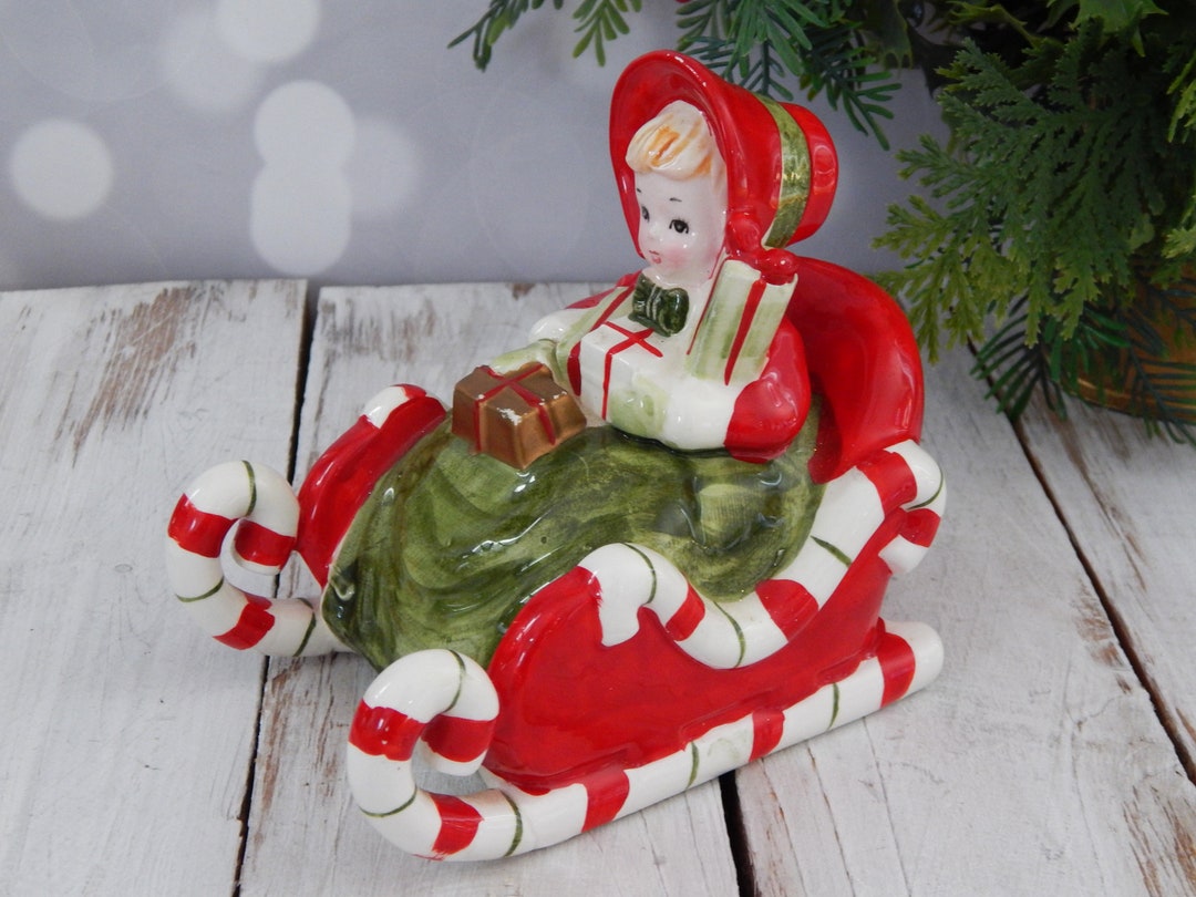 Christmas Musical Figurine Girl Riding a Sleigh JAPAN, Musical