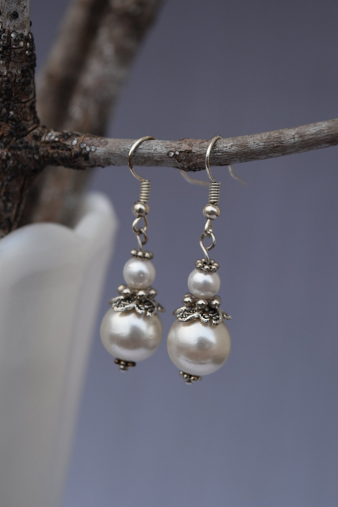 White Pearl Earrings Glass Pearl Drop Earrings Vintage Style - Etsy
