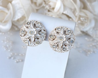 【VINTAGE HOLLYWOOD】White Blossom Ribbon Earrings☆追跡付 VINTAGE HOLLYWOOD】White Blossom Ribbon Earrings☆追跡付