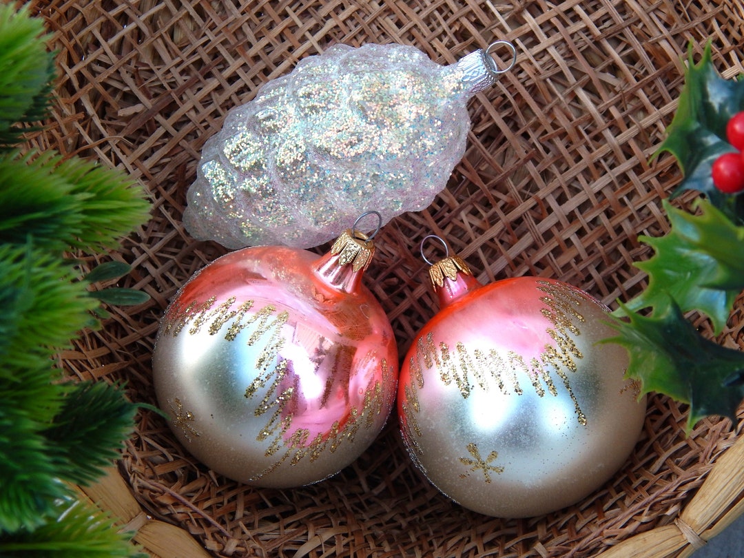 Vintage Hot Pink Glass Ball Ornaments In Original Box 1.5 Diameter, As/Is