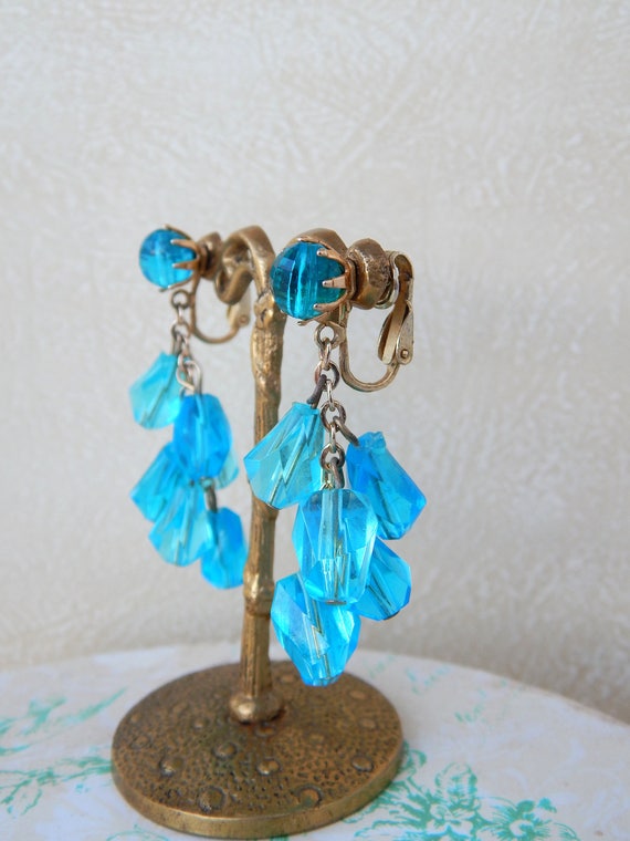 Blue Lucite Earrings Clip-Ons, Long Dangly Earrin… - image 3