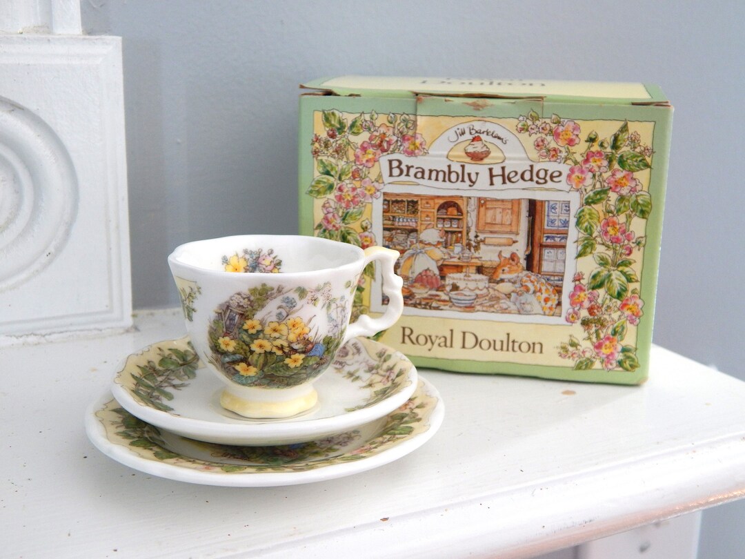 Royal Doulton BRAMBLY HEDGE Mini Tea Set SPRING Signed by M. Doulton