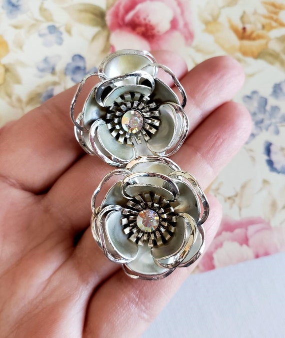 Boucles D'Oreilles Clip Vintage Argenté Vieilli - Motif 10 Fleurs Et Cœur Strass