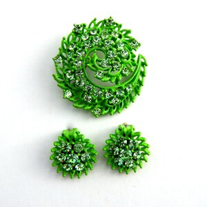 Green Motion Seasonal Charm Earrings - Clip