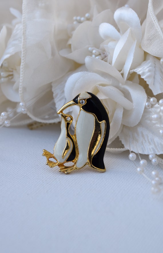 Vintage Penguins Pin, Baby Penguin Mother Penguin 