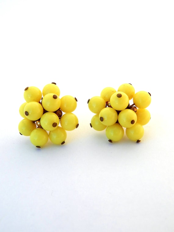 Yellow Cluster Earrings Screw-Backs Yellow Lucite