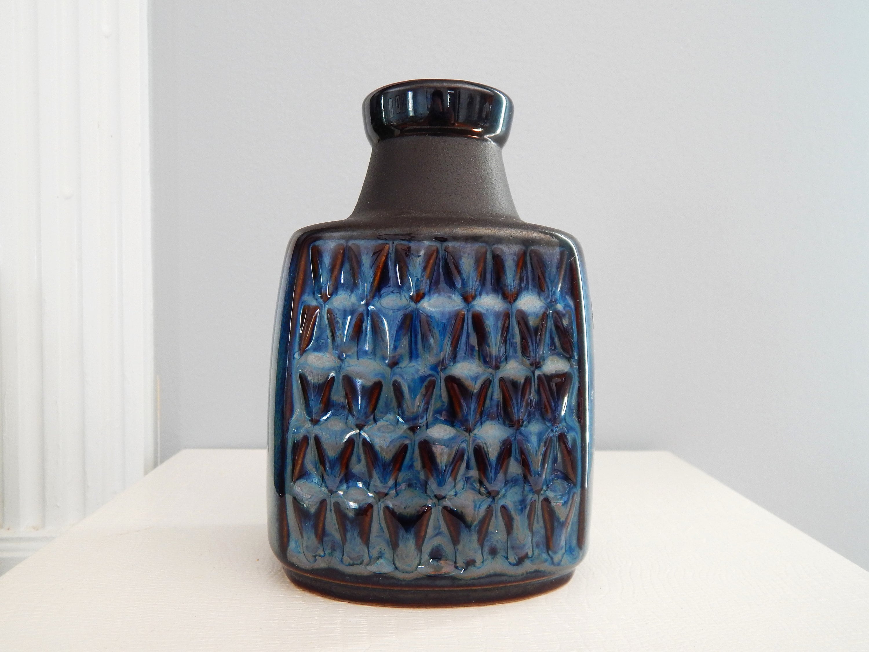 洋書 SCANDINAVIAN ART POTTERY DENMARK&SWEDEN Scandinavian Art Pottery: Denmark And Sweden (Schiffer Book