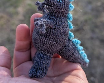 Gebreid klein Godzilla-patroon: Gojira-monsterknuffel (pdf-patroon)
