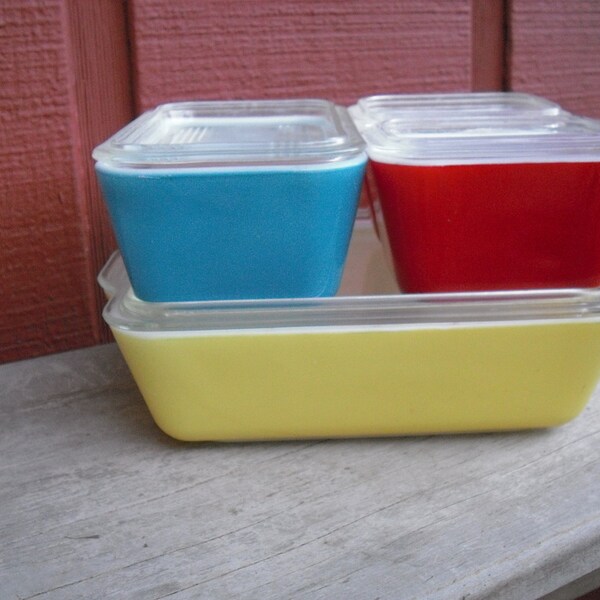 1950s Pyrex Refrigerator Boxes, Kitchen Set, Yellow, Red and Blue with Glass Lids