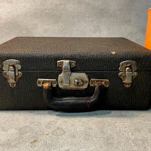 Vintage  Suitcase / Overnight Bag / Train Case / Carry On