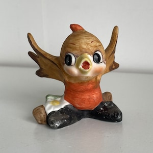 Vintage Josef Originals Robin in Flight Ceramic Figurine  - Josef Originals Flying Robin Bisque Porcelain Bird Figurine