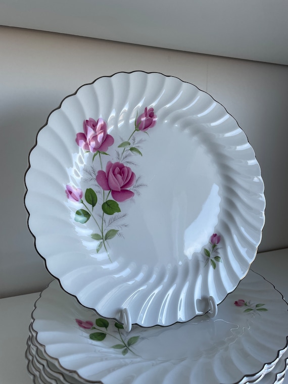 Six Vintage Johnson Bros English Bone China 9