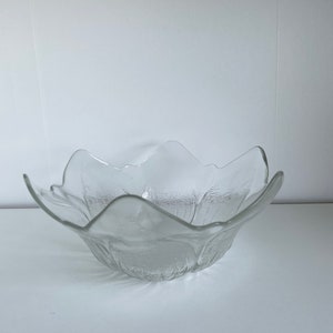 Retro Floral Clear Glass Bowl -  Vintage Glass Bowl Textured Outside - Lotus Flower Pattern Clear Glass Bowl