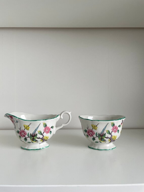 Vintage Chintz Creamer Du Berry (RB) Vintage Chintz Creamer Du Berry (RB)