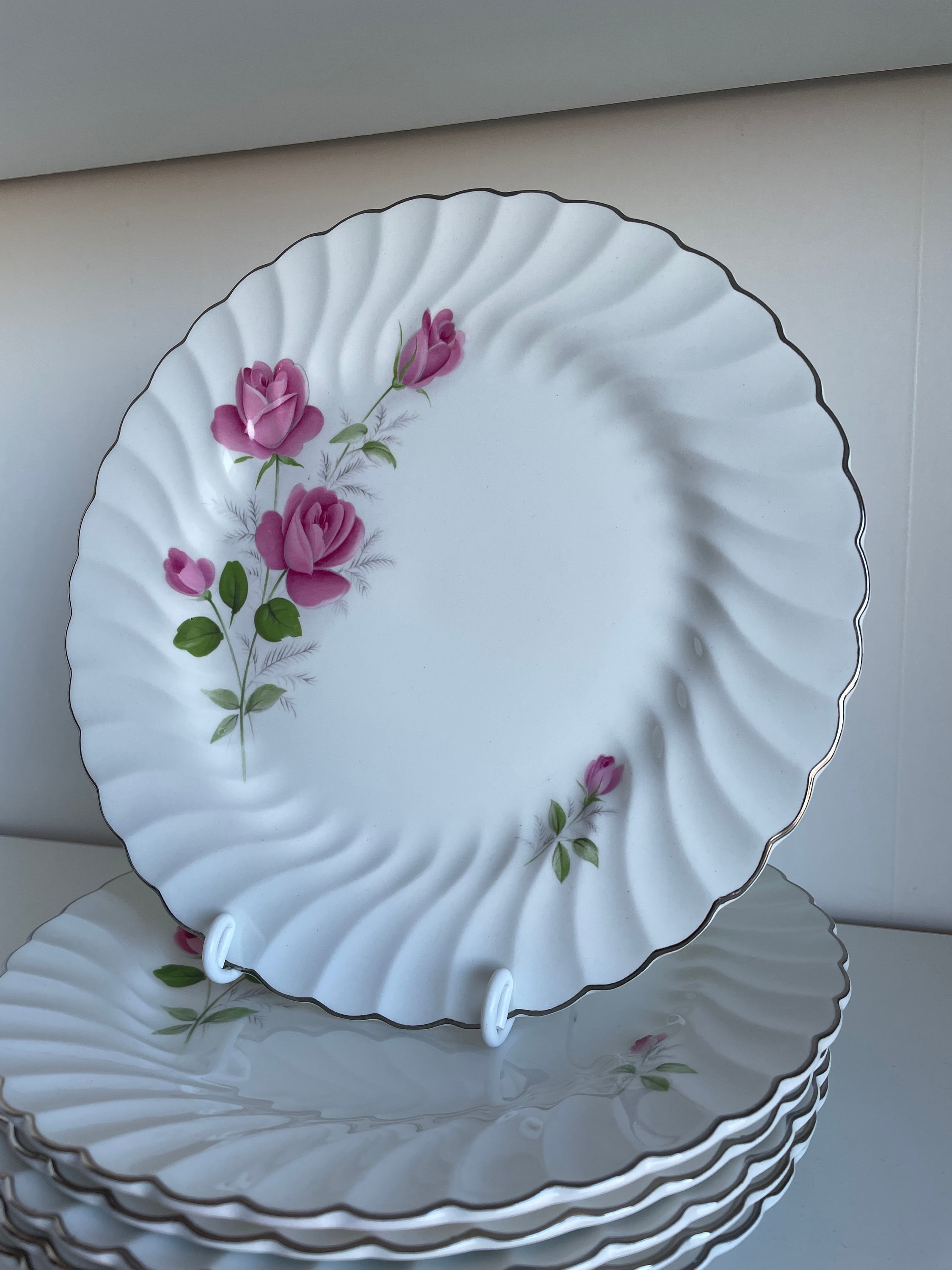 Six Vintage Johnson Bros English Bone China 9