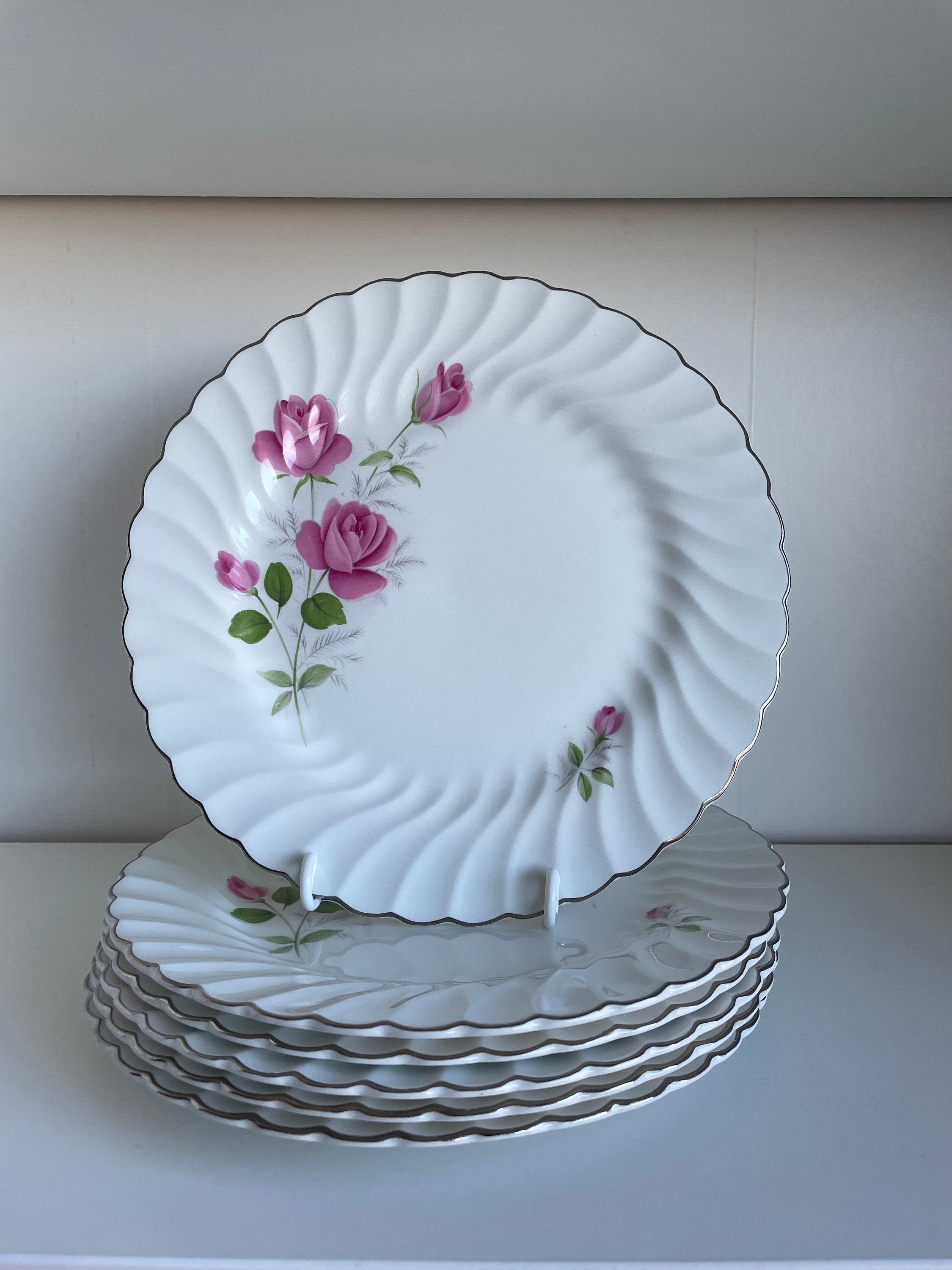 Six Vintage Johnson Bros English Bone China 9