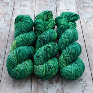 MCN DK Yarn, Speckled Hand Dyed, Superwash Merino Cashmere Nylon, Double Knitting, Bliss MCN dk, 100g 231 yds - Emerald