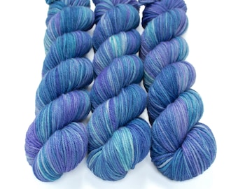 Worsted Weight Yarn, Hand Dyed, Superwash Merino, Hand Dyed Yarn 100 g/218 yds Super Squishy Worsted Yarn - Tranquility