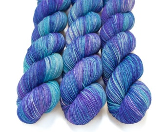 Sock Yarn, Hand Dyed Yarn, Semi Solid, Superwash Merino Nylon Fingering Weight 100 g, Staple Sock - Tranquility