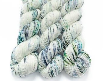 Sock Yarn, Hand Dyed, Speckled Sock Yarn, Superwash Merino Nylon Fingering Weight 100 g, Staple Sock  - By The Sea Shore