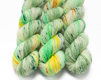 Worsted Weight Yarn, Hand Dyed, Speckled, Superwash Merino, Hand Dyed Yarn 100 g/218 yds, Worsted Yarn- Leprechaun Booty Bazookas