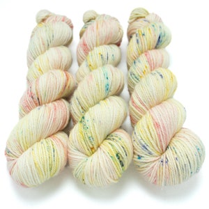 Worsted Weight Yarn, Hand Dyed, Specked Yarn, Superwash Merino, Speckles Yarn, Hand Dyed Yarn 100 g/218 yds, Worsted Yarn - Sun Bleached