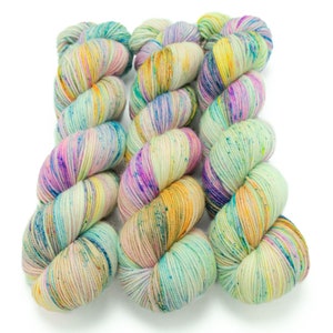 Sport Weight Yarn, Hand Dyed, Speckled, Superwash Merino, 100 g 325 yds, Super Squishy Sport Superwash - Sidewalk Chalk