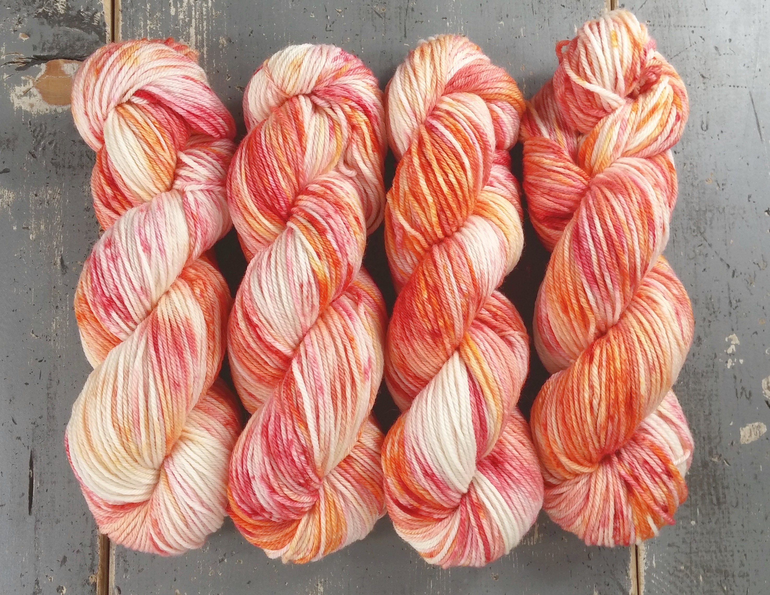 Worsted Weight Yarn//Hand Dyed//Speckled//Superwash Merino//Hand Dyed