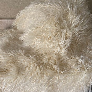FLOKATI Faux Fur Off White Cream 5ft x 3ft Newborn Photo Prop,Faux Fur Fabric Photo Prop Blanket, Basket Filler, Craft Furs, Gnome Furs