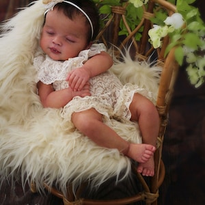 FLOKATI Faux Fur Off White Cream 30&quot;x36&quot; Newborn Photo Prop,Faux Fur Fabric Photo Prop Blanket, Basket Filler, Craft Furs, Gnome Furs