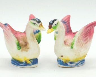 Vintage White Ceramic Swan Salt & Pepper Shakers, Mid Century Kitsch Pink Wing Figural Set, Hand-Painted Japan, Retro Water Fowl Collectible