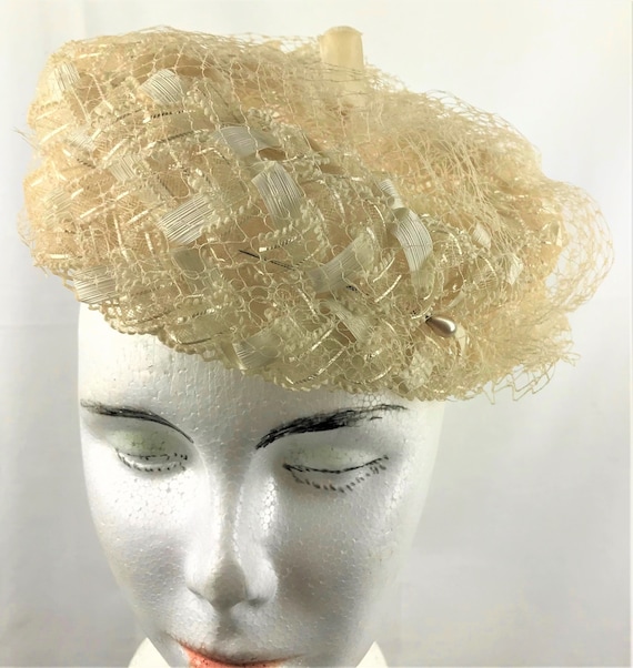 Vintage 1940 - 1950 Cream Ivory Braided Netting Pillbox Hat  display picture 2