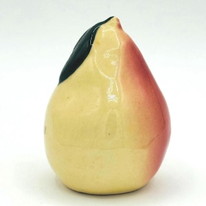 Vintage Peach Pear Fruit Ceramic Salt Shaker ONLY Japan Winona 5 Falls PA Travel Souvenir Kitsch MCM Mid Century Cottage Cabin Decor Kitchen