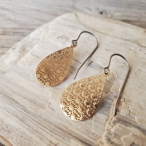 Silver or Gold Teardrop Earrings, Titanium Hooks, Sensitive Ears, Hypoallergenic, Delicate Cut Out Design