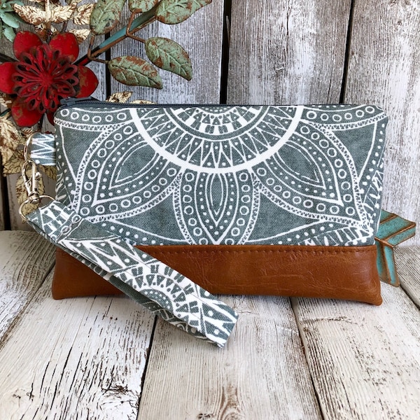 Wristlet Wallet, Iphone Wristlet Purse, Vegan Leather Wristlet, Wristlet Clutch, Otterbox Wristlet, Smartphone Wristlet, Samsung Wristlet