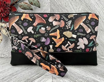 Wristlet Wallet, Iphone Wristlet Purse, Vegan Leather Wristlet, Wristlet Clutch, Stadium Wristlet, Mushroom Wristlet, Evening Bag