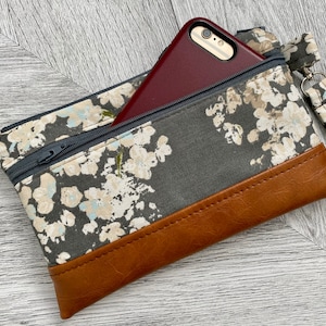 Wristlet Wallet, Iphone Wristlet Purse, Vegan Leather Wristlet, Wristlet Clutch, Otterbox Wristlet, Smartphone Wristlet, Evening Bag