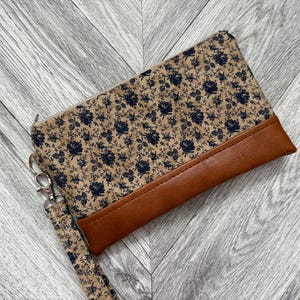 Wristlet Wallet, Iphone Wristlet Purse, Vegan Leather Wristlet, Wristlet Clutch, Stadium Wristlet, Smartphone Wristlet, Evening Bag